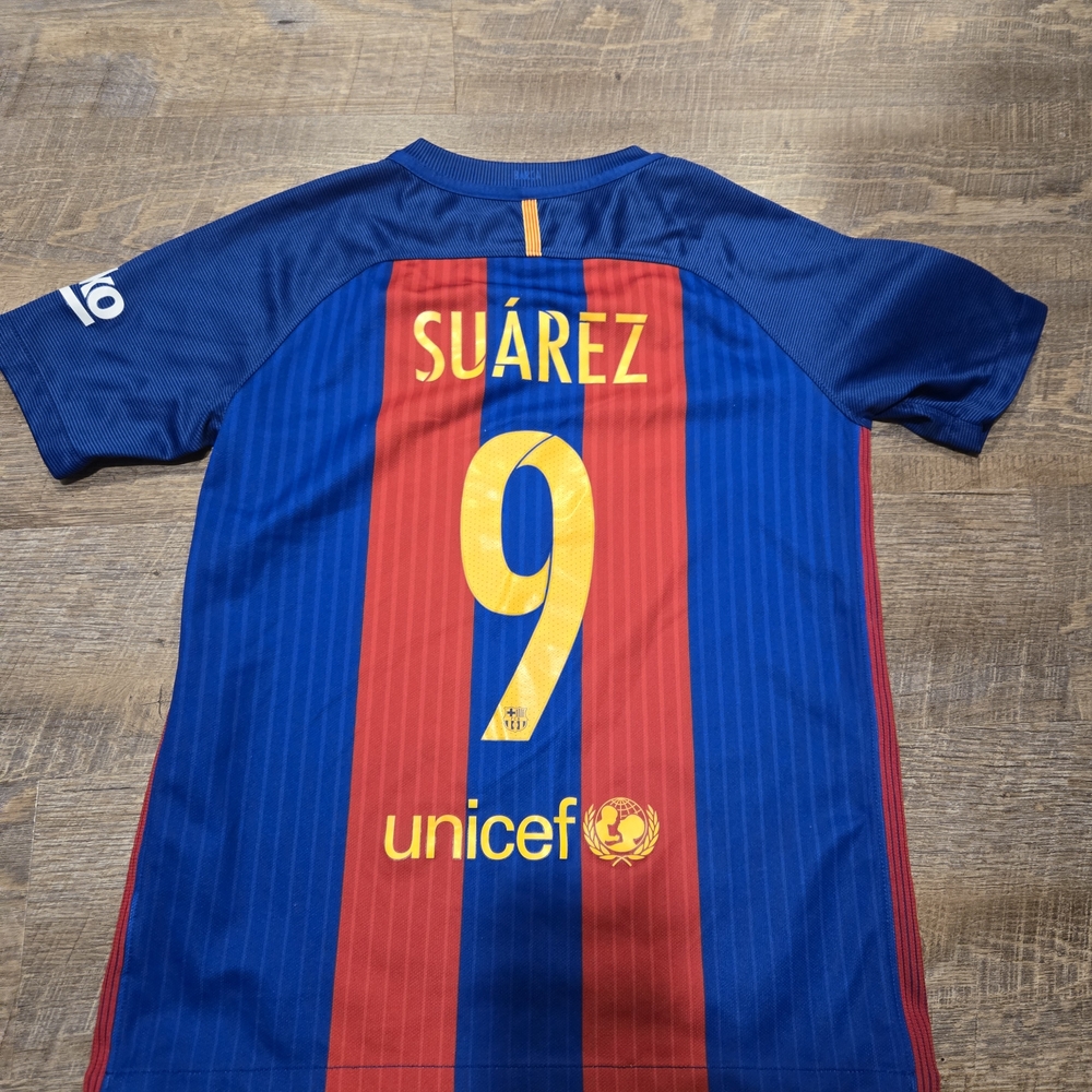 Kids FC Barcelona Soccer Jersey Luis Suarez - Picture 5 of 6